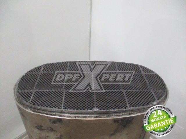 Dieselpartikelfilter eines FORD Kuga - Baujahr 2010 - 170.000 km - FoMoCo 648062 - AV41-5H250-AD - nach der Reinigung - 113g entfernte Ruß- und Ascherückstände